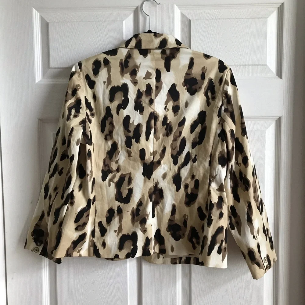 NWT Chico’s Tan Leopard Print Blazer /‎ Size 1 or M